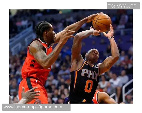 小卡称赞训练营表现出色年轻球员防守沟通能力显著提升 小卡称赞训练营表现出色年轻球员防守沟通能力显著提升