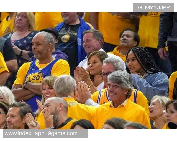 库里开酒吧引发热议阿耶莎透露对威士忌情有独钟的理想伴侣 库里开酒吧引发热议阿耶莎透露对威士忌情有独钟的理想伴侣