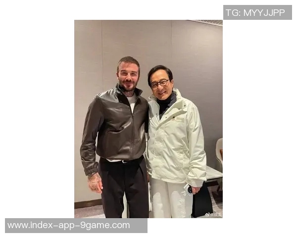 明星聚会小贝与成龙姚明奥尼尔同框自拍引发热议 明星聚会小贝与成龙姚明奥尼尔同框自拍引发热议