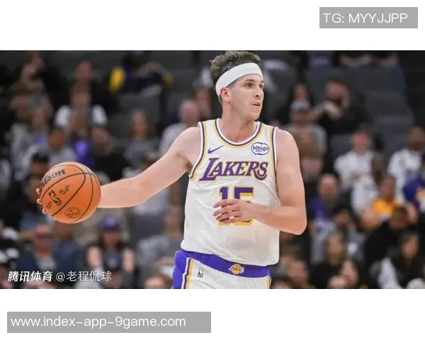 米切尔赞鲍尔赛场思维能力与詹姆斯相似认为这是球队所需的重要特质 米切尔赞鲍尔赛场思维能力与詹姆斯相似认为这是球队所需的重要特质