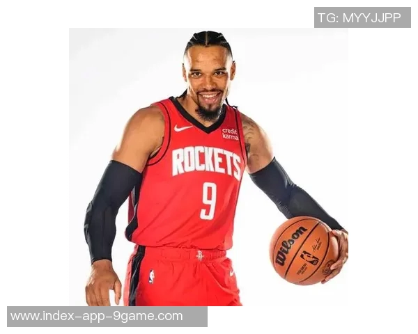 伊森分享狄龙建议称赞乌度卡严格执教风格带来的积极影响 伊森分享狄龙建议称赞乌度卡严格执教风格带来的积极影响