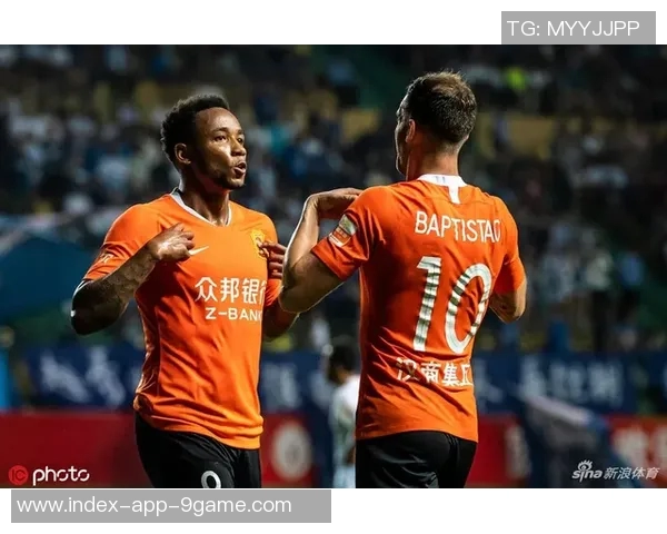 梅开二度的拉斐尔维加助力帕尔梅拉斯逆转胜利展现伟大比赛精神