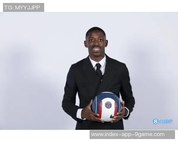 登贝莱荣归故里埃夫勒市展现金球奖荣耀回顾成长之路