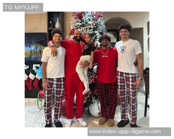 布泽尔之子表现惊艳10投8中砍下26分9板3助力争状元之位